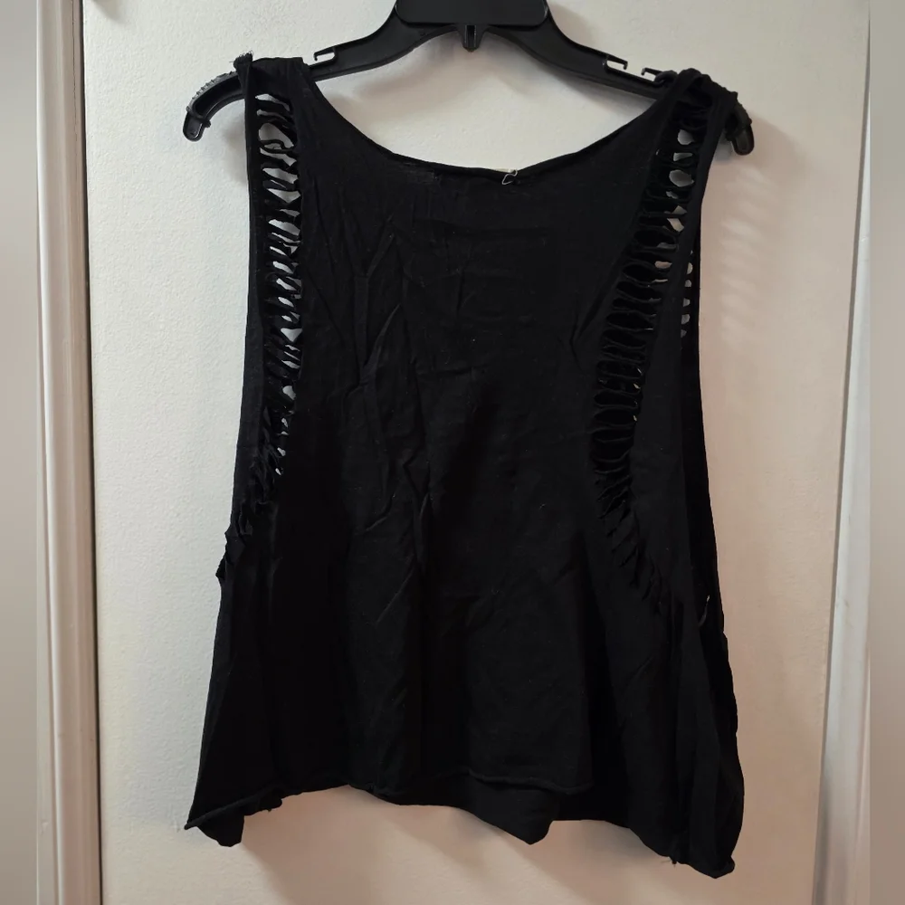 Black Graphic Tank with Side Cutouts - YOU CAN FIND ME IN THE FRONT ROW - Picture 7 of 9